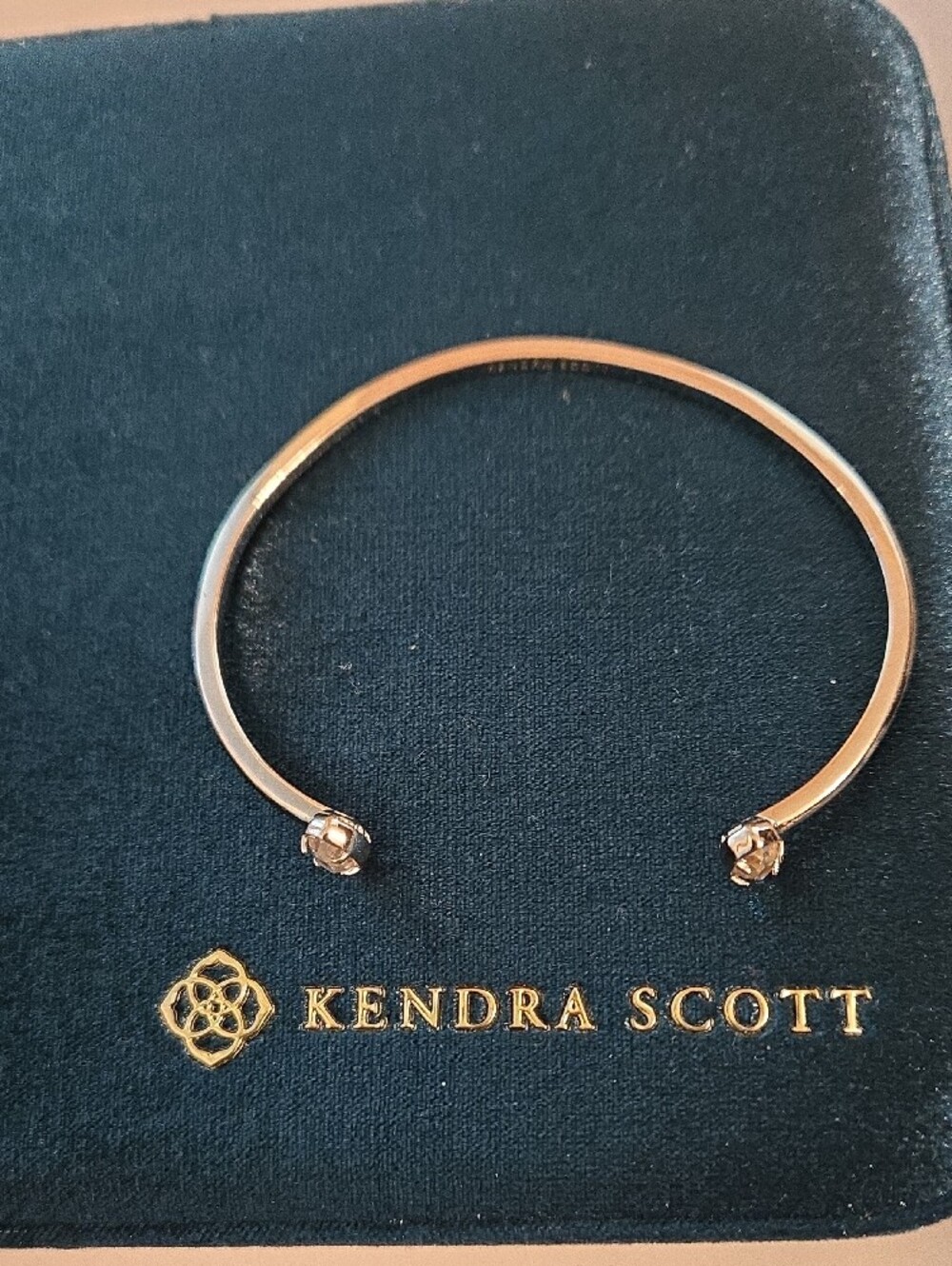 Accessories Identification - Picture 3 of 4